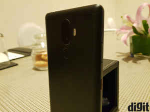 13എംപി മുൻ / പിൻ  ക്യാമെറയിൽ Lenovo K8 Note