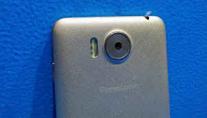 पैनासोनिक एलुगा नोट: इन पिक्चर्स