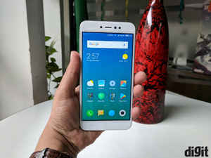 64 GB ইন্টারনাল স্টোরেজ যুক্ত কিছু সেরা স্মার্টফোন