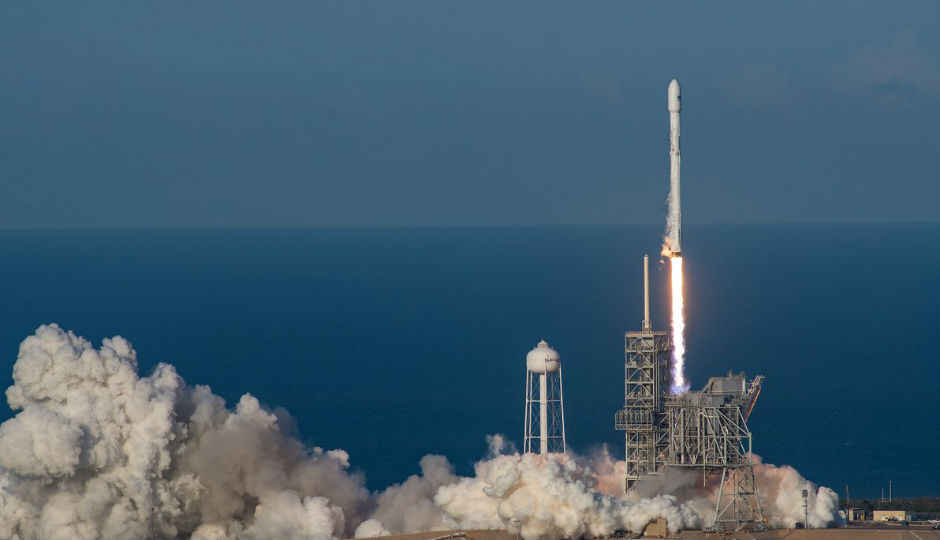 SpaceX launches Falcon 9 with first broadband internet satellites