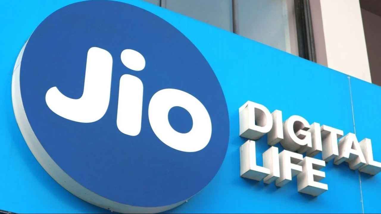 Jio வின் அதிரடியான திட்டம், திண்டாடி போகும் வோடபோன் ஏர்டெல்