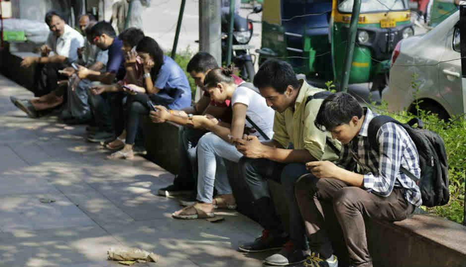 Government launches BharatNet Phase II, telcos give cheques to participate in project