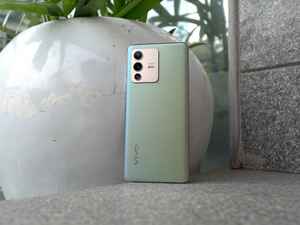 महंगे से महंगे फोन को मात दे रहे हैं बजट में आने वाले 48MP, 64MP, 108MP कैमरा वाले ये फोन