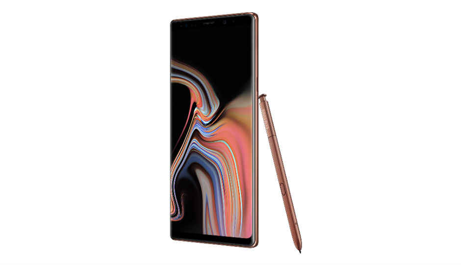 ಸ್ಯಾಮ್ಸಂಗ್ ತಮ್ಮ ಹೊಸ Galaxy Note 9 ಅನ್ನು 6.4 ಇಂಚಿನ QHD+ ಸೂಪರ್ ಅಮೋಲೆಡ್ ಡಿಸ್ಪ್ಲೇಯೊಂದಿಗೆ 4000mAh ಬ್ಯಾಟರಿಯನ್ನು ಘೋಷಿಸಿದೆ.