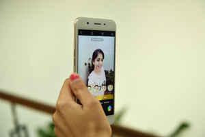 ओप्पो F1s स्मार्टफ़ोन पर स्नैपडील दे रहा है डिस्काउंट