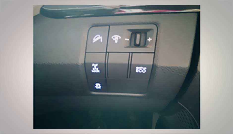 Tech in Hyundai Santa Fe at Auto Expo 2014 Tech in Hyundai Santa Fe at Auto Expo 2014