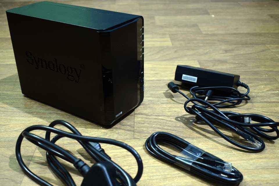 Can you connect a external hdd bay to a synology bay (DS220+) : r/synology