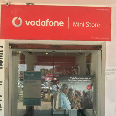 Vodafone RED Plan देता है आपको 16,000 रुपए तक का फायदा