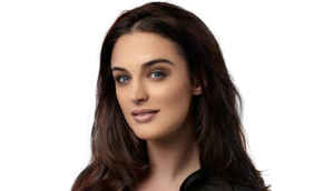 OPPO F5: A look at the new ‘Selfie Expert’