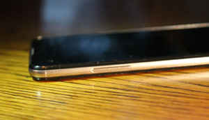 LG X स्क्रीन स्मार्टफोन को जानें इन तस्वीरों में...