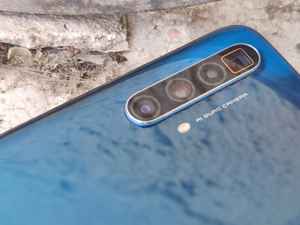 64 मेगापिक्सल कैमरे के साथ आने वाले सबसे शानदार मोबाइल फोंस, देखें पूरी लिस्ट