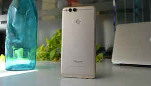 मात्र 15 हजार की कीमत में अंदर आते हैं यह ड्यूल कैमरा सेटअप वाले स्मार्टफोन