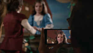 ఆపిల్ 60,000 రూ  గల ఫోన్ 49,999 కె మీసొంతం