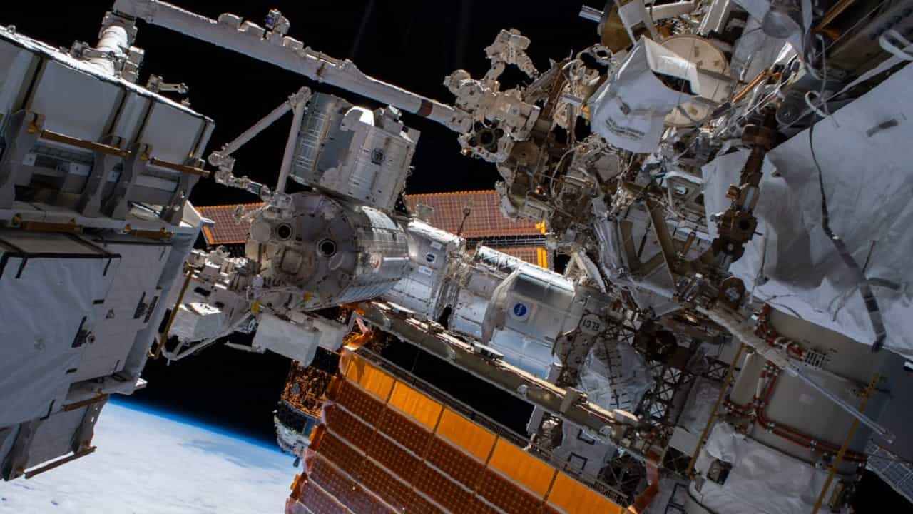 NASA successfully conducts all-female spacewalk, posts plenty of selfies