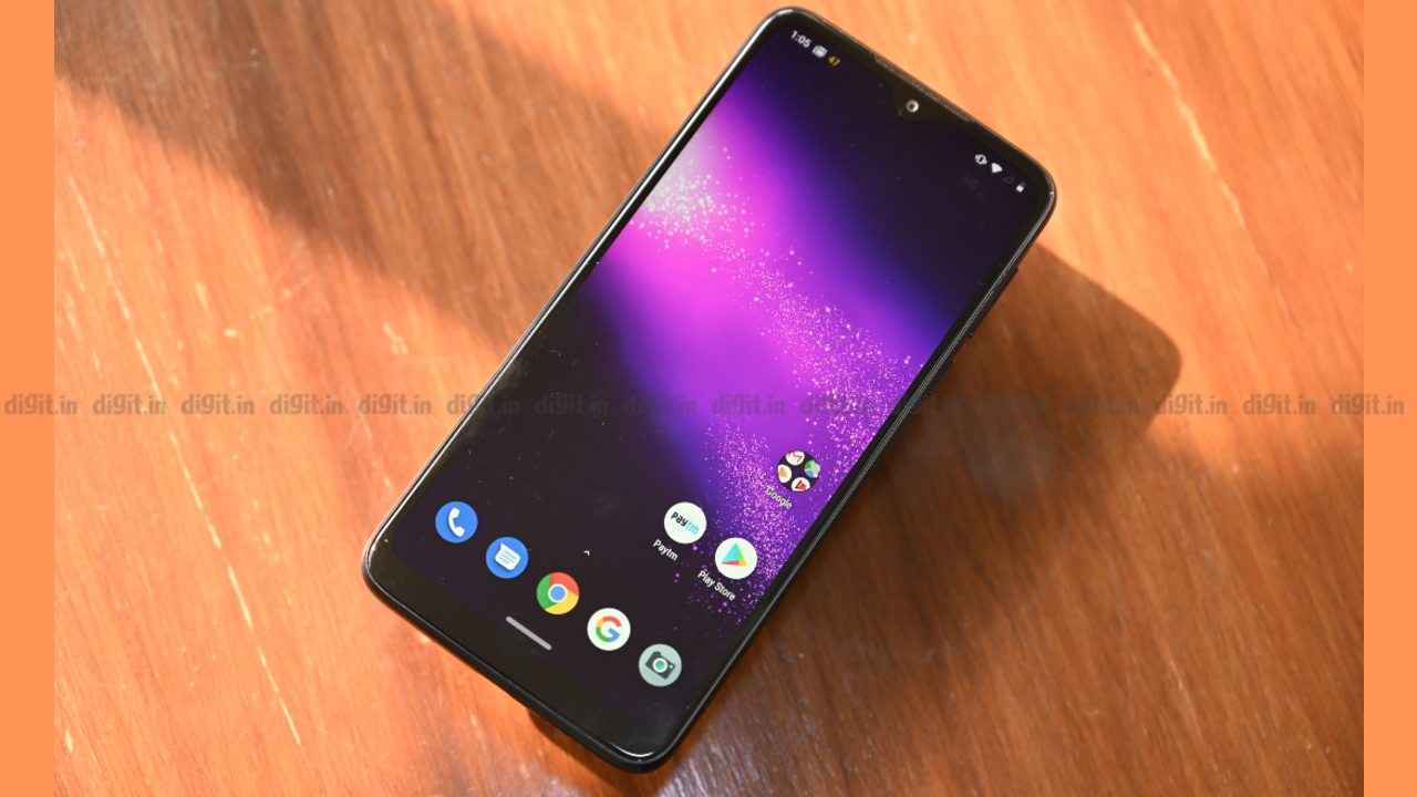 Motorola One Macro Review