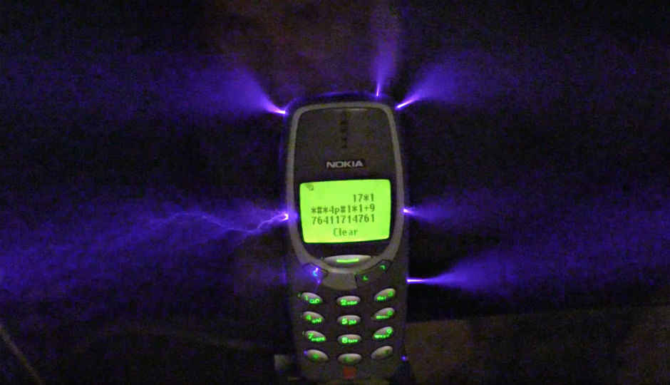 Video shows Nokia 3310 surviving a million volt hit while modern day smartphone succumbs