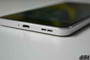 బెస్ట్ ఫీచర్స్ గల 15  స్మార్ట్ ఫోన్స్ డీటైల్స్ .