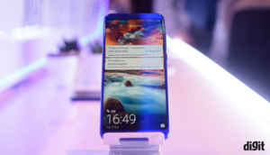 Honor View 10: In Pictures