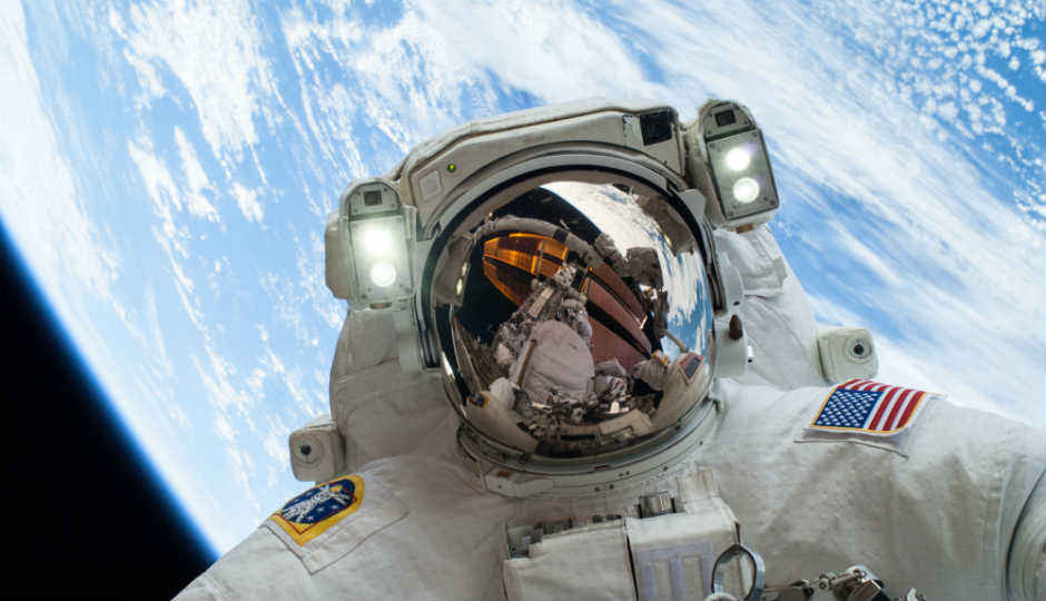अमेरिकी अंतरिक्षयात्रियों ने 7 घंटे का स्पेसवॉक किया