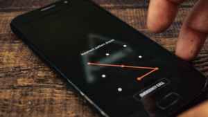 আপনার মোবাইল ফোন হ্যাক হয়েছে? কীভাবে বুঝবেন, জেনে নিন সহজ উপায়