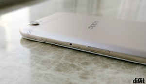 Oppo R9s: In Pictures