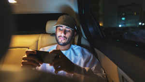 चित्रपट आणि वेब सिरीजचे मनसोक्त आनंद घ्या, बघा Netflix, Prime आणि Hotstar सब्सक्रिप्शन प्लॅन्स