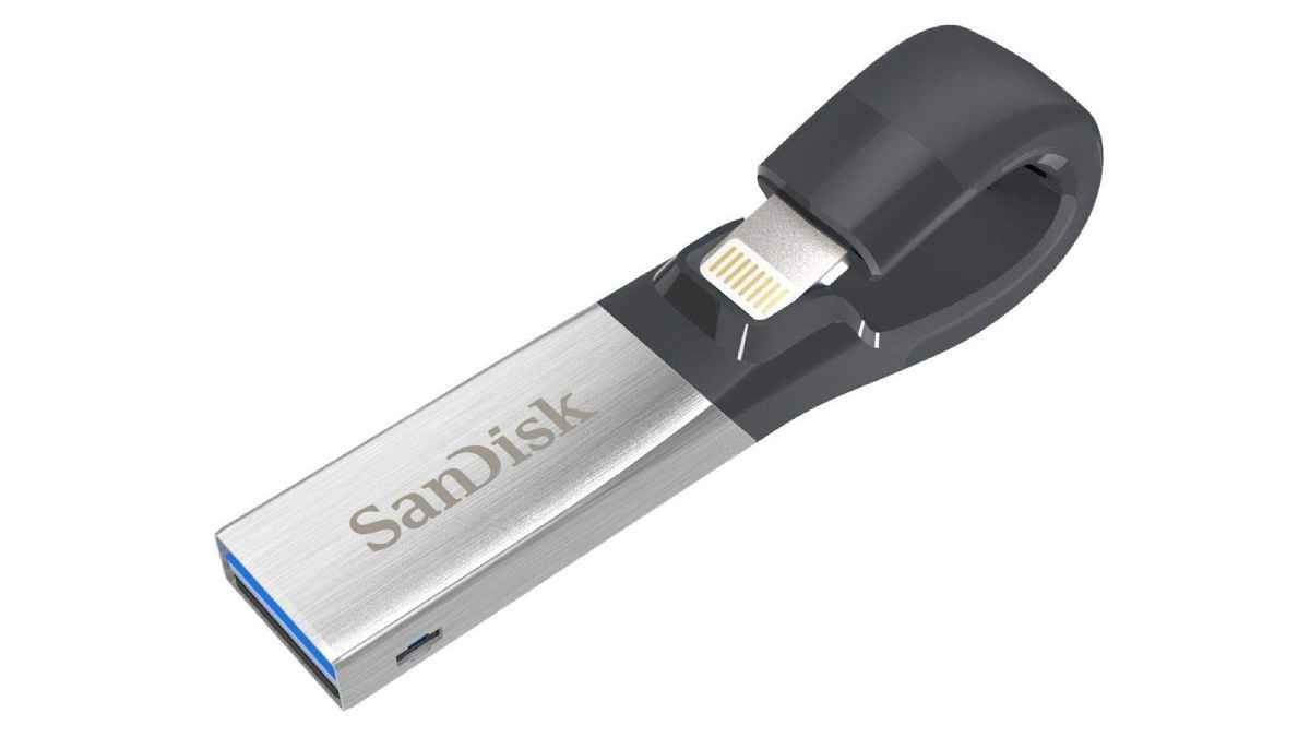 SanDisk iXpand 32GB Flash Drive for iPhones,