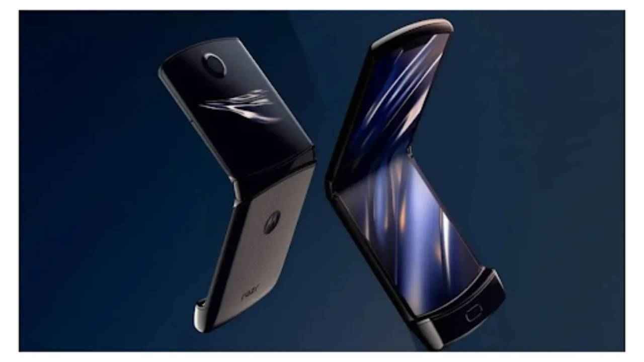 Motorola is rumoured to launch the Razr+ 2023 with a smaller battery