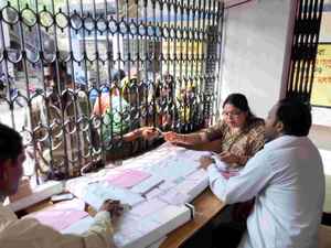 Aadhaar-Ration Link: এখনও আধার-রেশন লিংক করাননি? নির্বিঘ্নে পরিষেবা পেতে অনলাইনেই সারুন কাজ, দেখুন পদ্ধতি