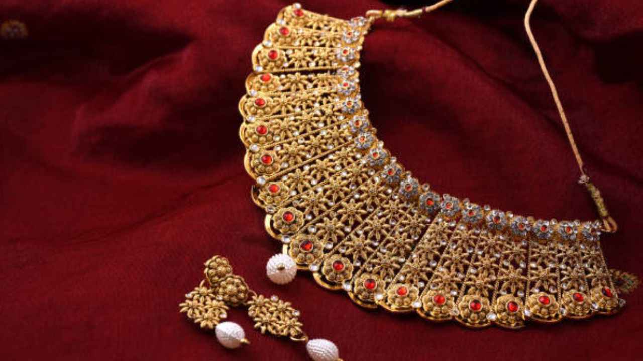 Gold price Live: പൊള്ളുന്ന വിലയിലേക്ക് വീണ്ടും പൊന്ന് കുതിക്കുന്നു