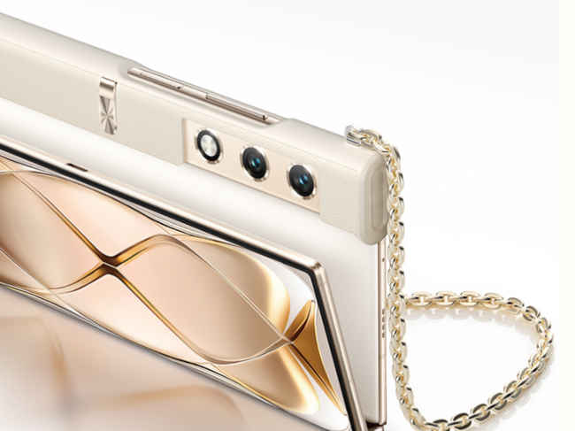 Honor V Purse launched