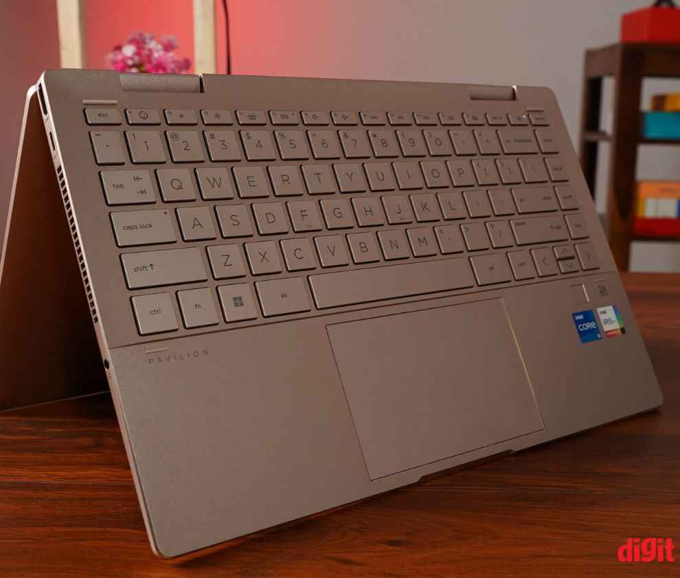 HP Pavilion Plus x360 14 Keyboard and trackpad