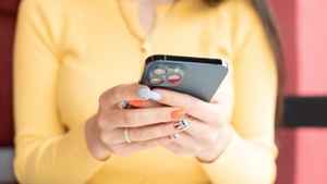 Instagram பயன்படுத்துபவரா  அப்போ உங்க  அக்கவுண்ட் பாதுகாப்பாக  வைத்து கொள்ள இதை செய்யுங்கள்.