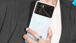 8000 रुपयांपेक्षा कमी किमतीत येतात 'हे' स्मार्टफोन्स, अतिशय स्वस्तात मिळतील भारी फीचर्स