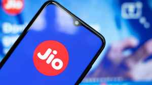 Jio postpaid plans: डेटा बेनिफिट्ससह मिळतील OTT सब्स्क्रिप्शन्स, बघुयात किंमत