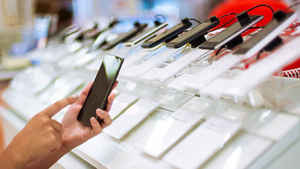 കിടിലൻ ഫോണുകൾ നോക്കി വാങ്ങൂ, 2023ലെ അപ്ഡേറ്റുകളും ശ്രദ്ധിക്കൂ…