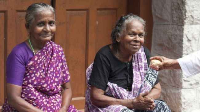 வீட்டிலிருந்தபடி முதியோர்  பென்ஷன் பணத்திற்க்கு அப்லை செய்வது எப்படி?