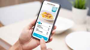 ONDC पर कौड़ियों के दाम मिल रहा खाना, Zomato, Swiggy को दे दी पटखनी