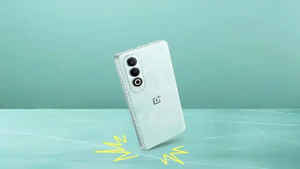 दिवाळीत प्रियजनांना गिफ्ट करा 25000 रुपयांअंतर्गत लेटेस्ट जबरदस्त स्मार्टफोन्स, पहा संपूर्ण यादी