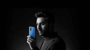 ഫോണിന്റെ പെരുമക്കൊപ്പം കൂടിയ താരങ്ങൾ