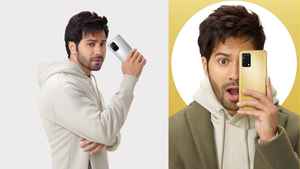 ഫോണിന്റെ പെരുമക്കൊപ്പം കൂടിയ താരങ്ങൾ