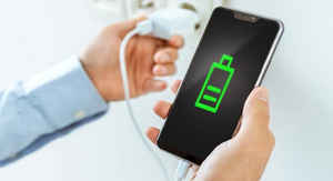 మీ స్మార్ట్ ఫోన్ బ్యాటరీని ఛార్జర్ పాడు చేస్తుందా..విషయం తెలుసుకోండి.!