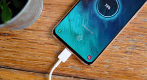 ನಿಮ್ಮ ಫೋನ್ ಚಾರ್ಜರ್ ಅಸಲಿನಾ? ನಕಲಿನಾ? ಫೋನ್ ಸ್ಟೋಟಗೊಳ್ಳುವ ಮೊದಲು ಈ 15 ಮುನ್ನೆಚ್ಚರಿಕೆಯನ್ನು ತಿಳಿಯಿರಿ!