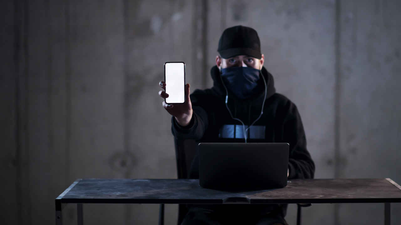 உங்க  போன் ஹேக்கர்கள் ஹேக் செய்யப்பட்டுள்ளதா அதை எப்படி  தெரிந்து கொள்வது?