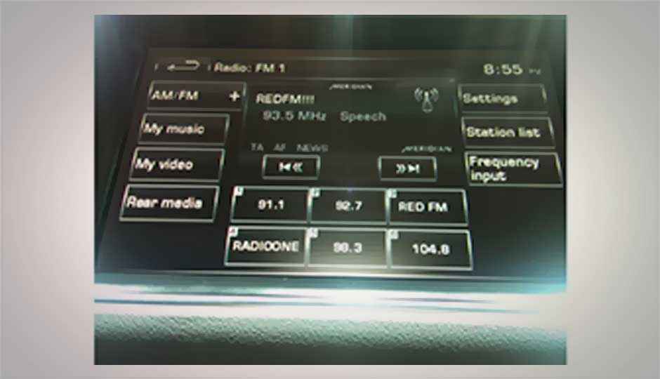 Tech in Range Rover Sport at Auto Expo 2014 Tech in Range Rover Sport at Auto Expo 2014