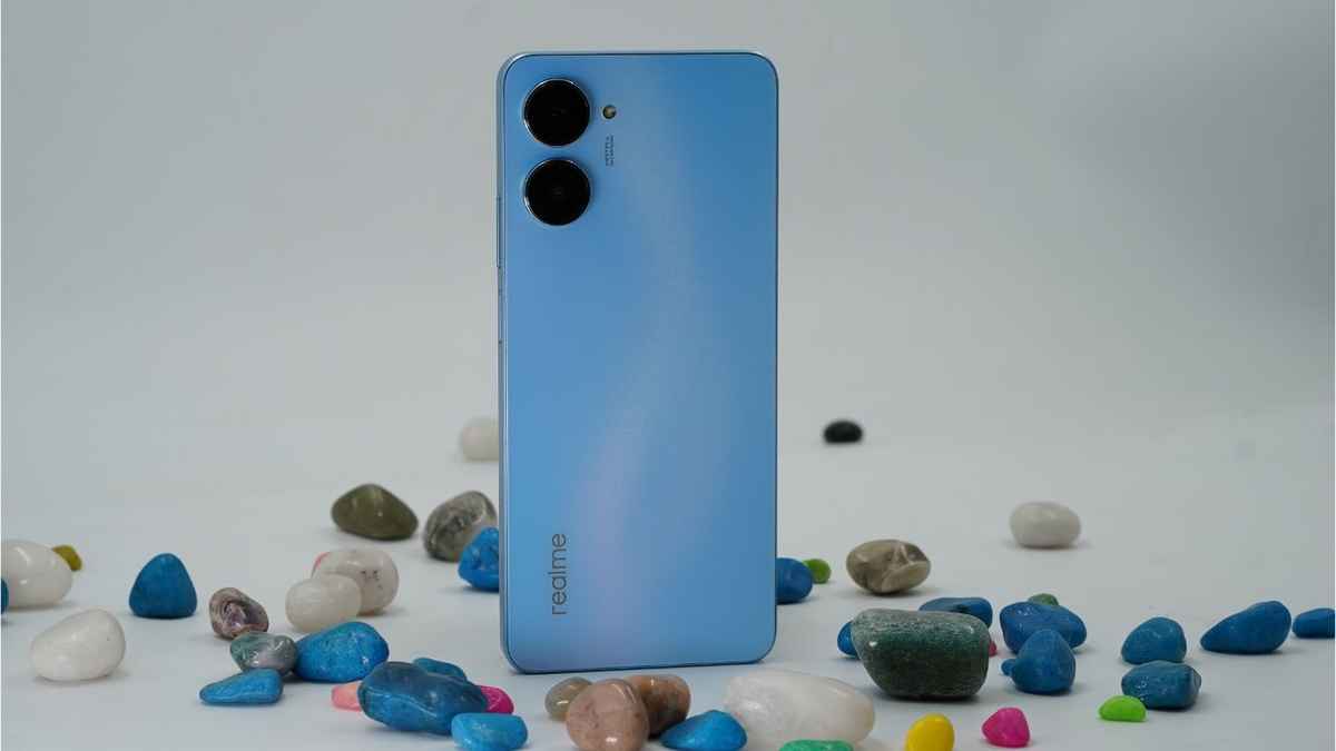 Realme 10 Pro Review: Slim on bezels, not so slim on performance