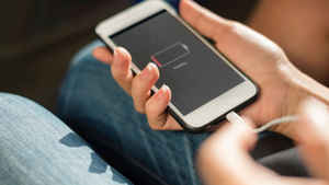 మీ స్మార్ట్ ఫోన్ బ్యాటరీని ఛార్జర్ పాడు చేస్తుందా..విషయం తెలుసుకోండి.!