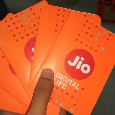 రేట్లు పెరిగిన తరువాత RELIANCE JIO యూజర్లు ఈ ప్లాన్స్ రీఛార్జ్ చేస్తున్నారు.