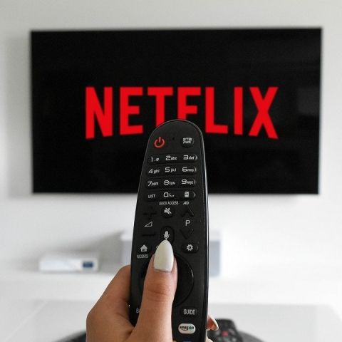 Netflix cuts its subscription prices by up to 60% across all plans - Vimarsana News
