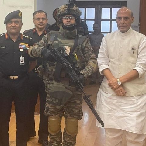 Indian army's future soldier F-INSAS demoed in front of Minister Rajnath Singh - Vimarsana News